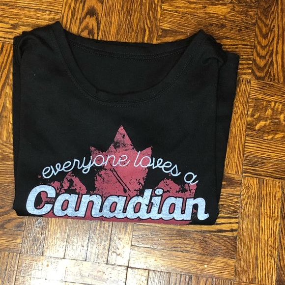 Canadian crop tee 🇨🇦 - Picture 5 of 5